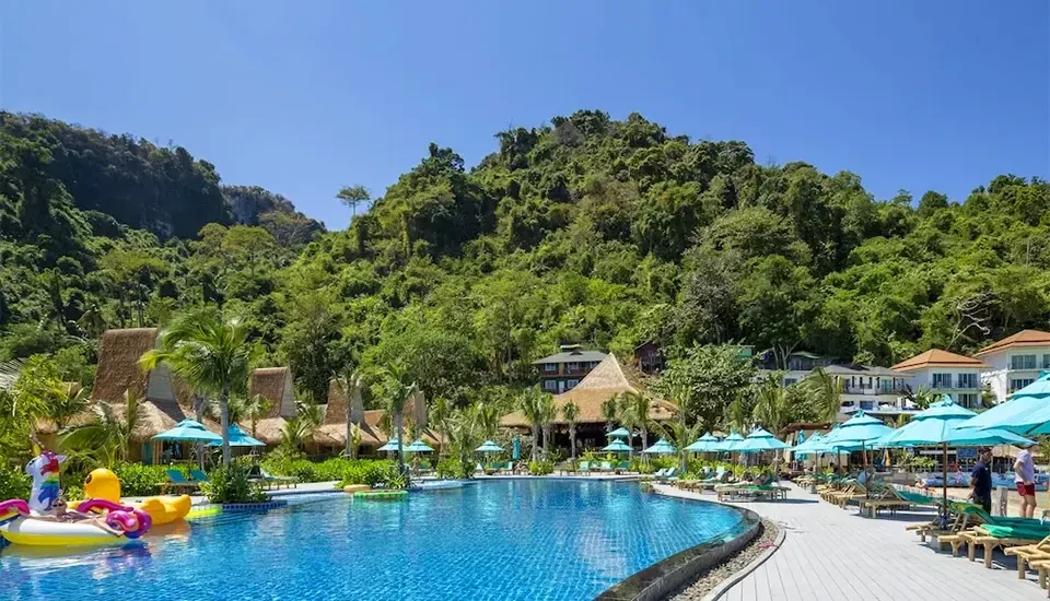 هتل فی فی کوکو بیچ ریزورت